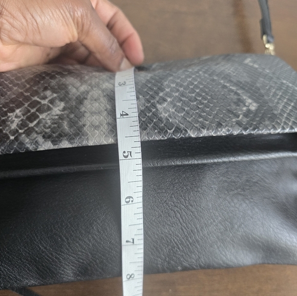 Jen & Co Womens Bag Snake Embossed Clutch Purse Shoulder Removable Straps - Picture 7 of 16